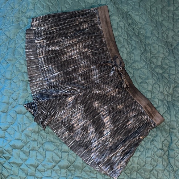 Victoria's Secret Black and Silver Sleep Shorts - Picture 1 of 3